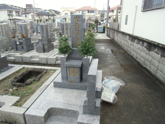 茨木市　土行山墓地　神道墓石