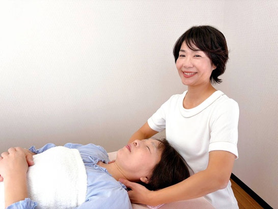 頭痛・偏頭痛でお困りなら女性と子供の頭痛専門なでしこでの治療の風景