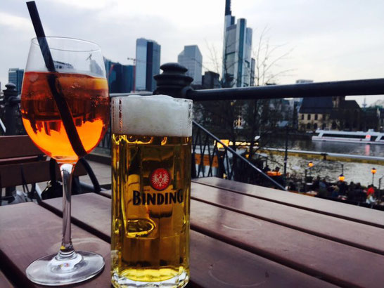 Aperol und Bier Main Strand Frankfurt am Main