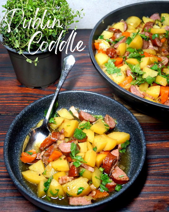 Herzhafter Eintopf mit Wurst, Speck und Kartoffeln: Dublin Coddle