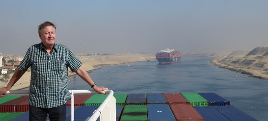Bild: Ich auf dem Containerschiff durch den Suezkanal