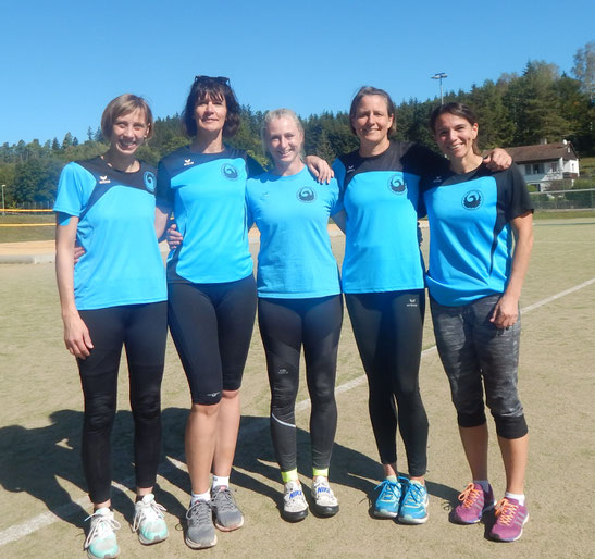 ... und hier in anderer Reihenfolge v. r. n. l.: Anne Reuschenbach, Bettina Schardt, Natascha Wolf, Kristina Telge und Renate Ansel.