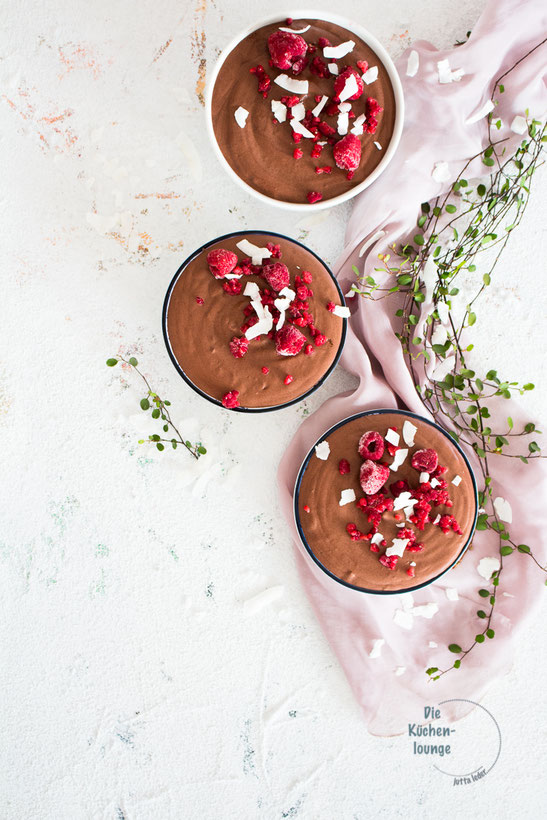 Luftige Mousse au chocolat mit dunkler Schokolade