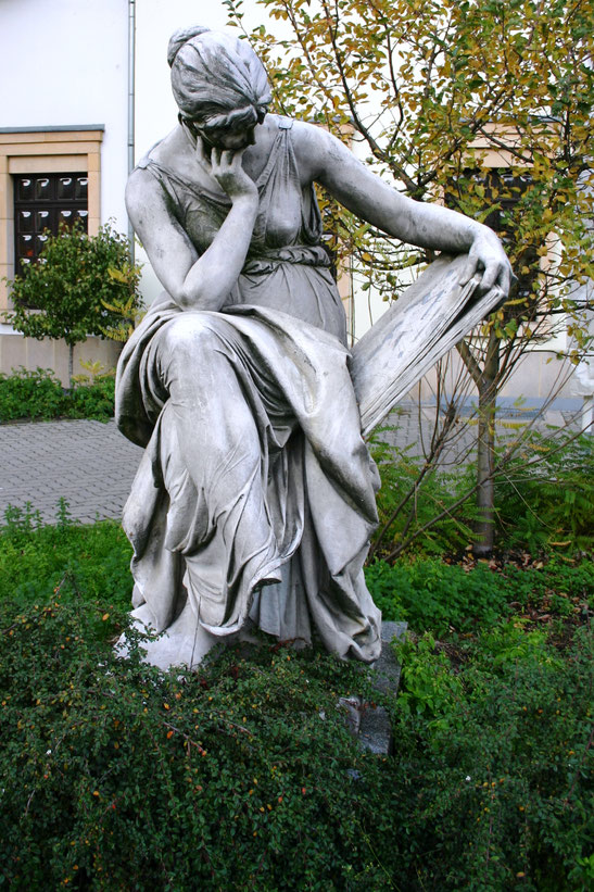 Skulptur "Die Kriegswissenschaft" von Reinhold Begas