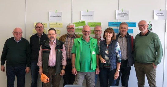 Sicher unterwegs - die Bezirksgruppe beim Fahrsicherheitstraining © F. Götteng