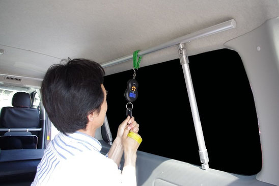 ハイエースの荷室キャリア。お仕事にも職人さんにもオススメの棚、キャリアです。