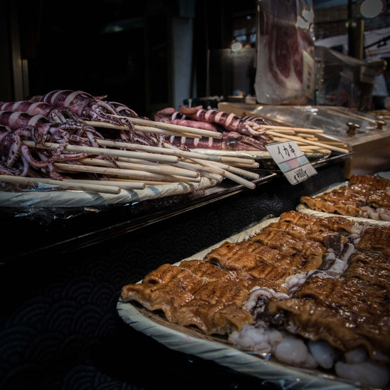 Street Food a Tskiji, il mercato del pesce di Tokyo