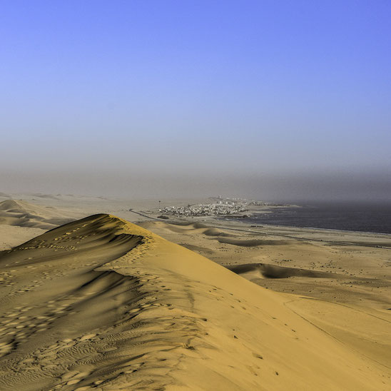 Namibia - Walvis Bay in lontananza e il Deserto del Namib