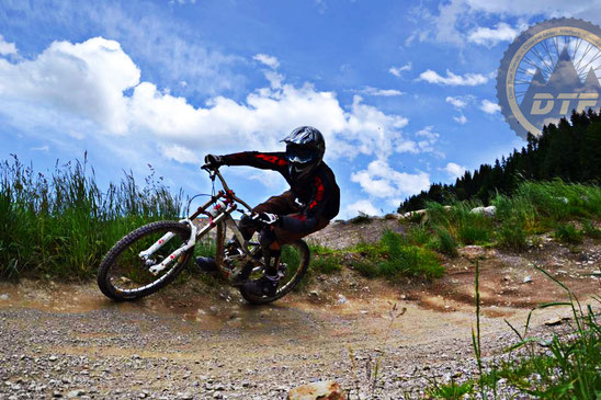 Rider: Emet