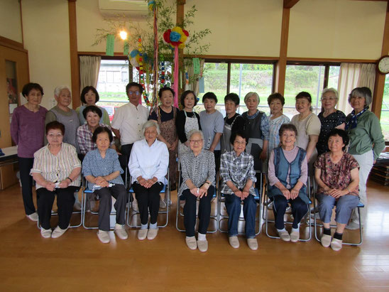 一関市大東　渋民11区自治会　女性部主催「ひまわりサロン」の集合写真(令和６年７月)