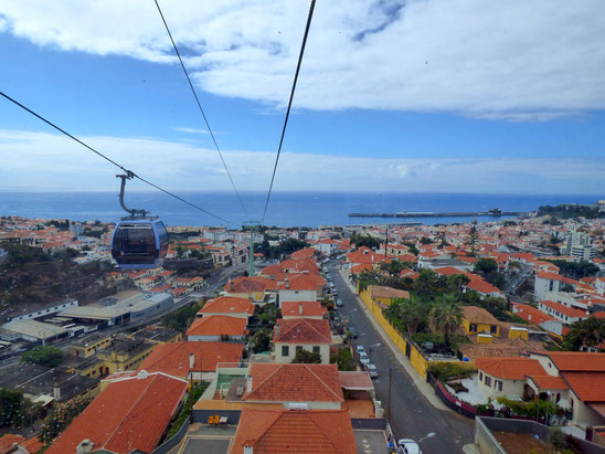 Madeira - Fahrt mit der Kabinenseilbahn hoch nach Monte