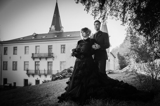 info@madlendelang-makeupartist.de, Gothic Wedding, Gothic Hochzeit, Makeup, Brautstyling Dresden, Brautfrisur, Brautmakeup, Airbrushmakeup, Braut Airbrush Hollywood Makeup