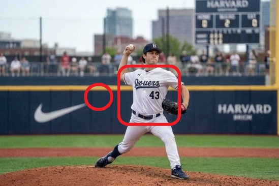 野球のピッチングフォームで左足接地時に左腰や上半身が開きが抑えられていて肘に負担がかかりにくい例