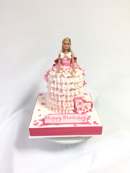 小さな子から大人まで 永遠の人気 バービードレスケーキ💕 #バービー #ドレスケーキ #永遠だね #誕生日ケーキ #ピンクドレス ##barbie #barbiedoll #barbiecake #dollcake #dress #pinkdress #dresscake #gateau #cake #torte #ケーキ