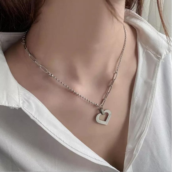 Collier argenté pendentif coeur en acier inoxydable pour femme