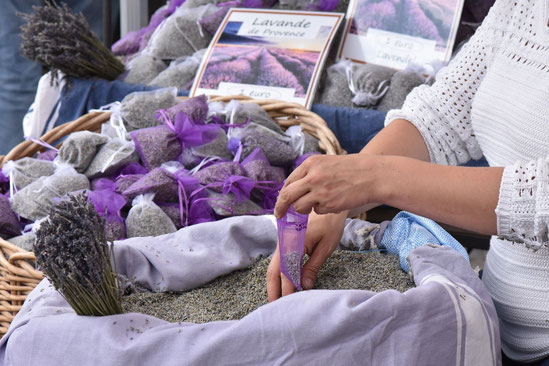 Pictures of Bags of dry flowers of Lavender from Pixabay.com