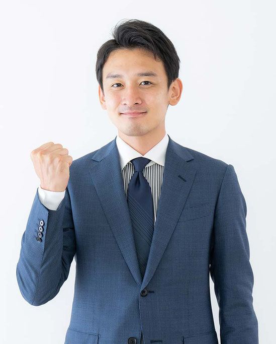 さちこ鍼灸院を社内に導入したい意欲を示す男性のイメージ
