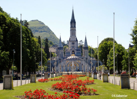 The sanctuaries of Lourdes