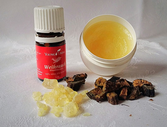 Beinwellsalbe mit Weihrauchöl von Young Living