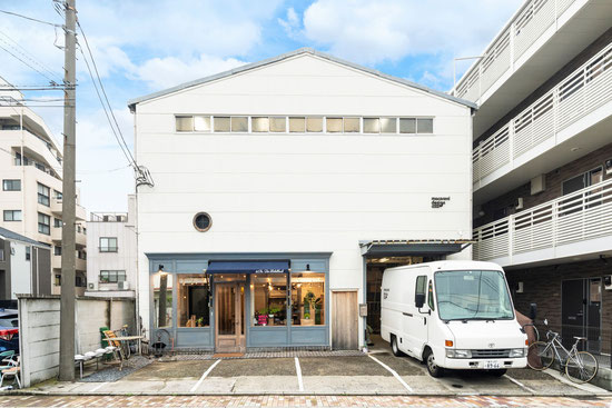 横浜市中区本郷町2-35-5 ショールームもある新工房