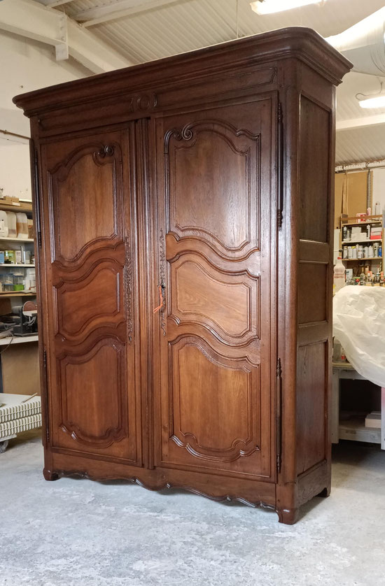 Armoire en chêne d'époque, entièrement restaurée par anthonee