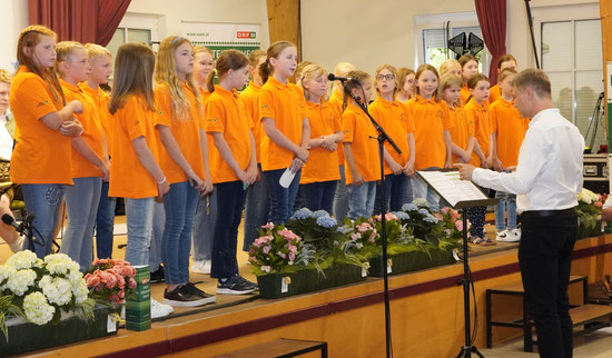 Schulchor beim Auftritt beim SUMT im Schuljahr 2024/25