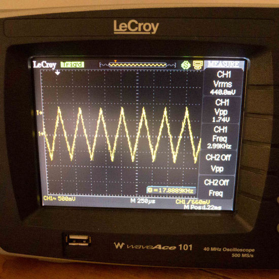 triangular wave 2.99kHz