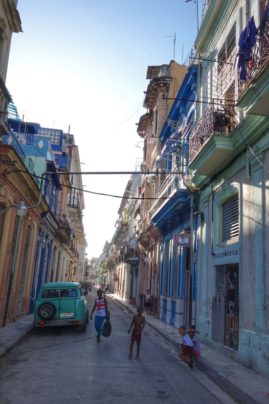 Cuba, La Havane : rue Merced
