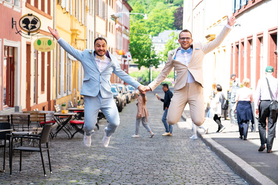 Regenbogenhochzeit in Heidelberg - Lebensfreude pur! Eine Hochzeit im Moods Heidelberg. Foto: Wedding by Gerald / Gerald Hasani Fotografie