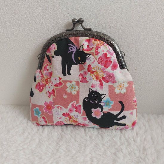 Porte-monnaie sur fermoir rétro chats noirs sakura fait main l' Arche de Jessica
