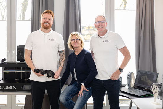 Familie Vienup (v.l. Joshua V., Corina V., Markus V.), 2025