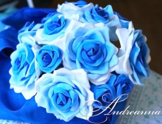 Букет "Бело-синяя роза" стоимость 700грн
