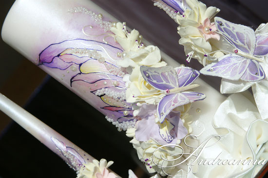 свечи «Порхающие бабочки».  Роспись, цветы/бабочки ручной работы. Стоимость 700грн.