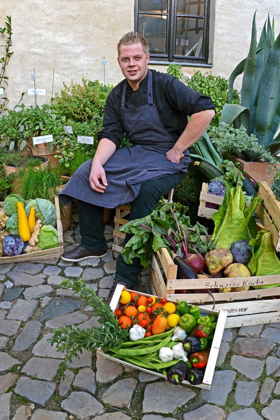 Schwarze Küche - Grauer Hof