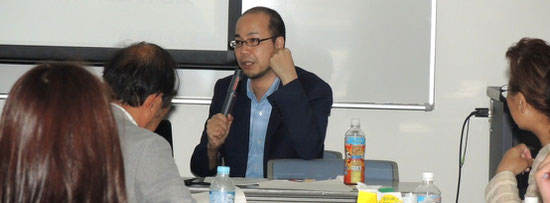 解説中の井手先生