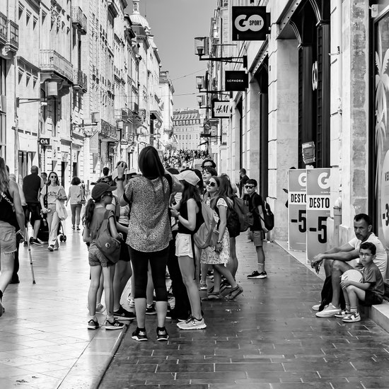 Bordeaux II, 2023, Fine Art Baryta Print, gerahmt