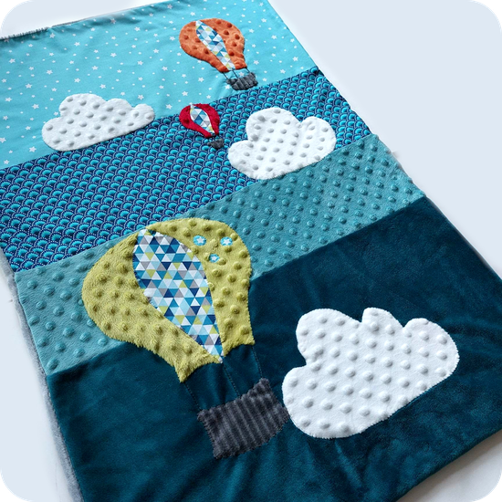 COUVERTURE BÉBÉ GARÇON POUSSETTE COUFFIN MONTGOLFIERES ÉTOILES NUAGES FAITE MAIN L'ARCHE DE JESSICA