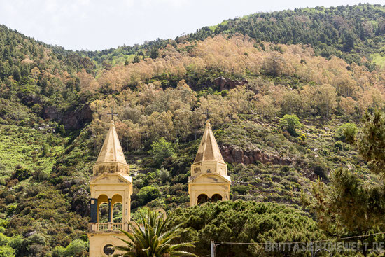 isola,salina,valdichiesa,Wallfahrtskirche,Madonna,del,Terzito,liparische,inseln,vulkaninseln,italien,äolische,vulkaninsel, mai, tipps,point,of,view,hike,spring