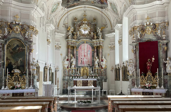 Österliches Hochaltarbild von Michael Hedwig, Pfarrkirche Vill/Tirol, Foto: Regina Rüscher-Christler, 05.04.2021