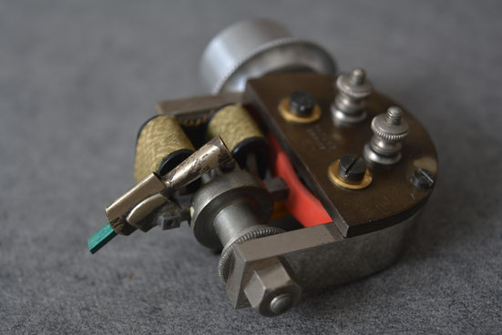 A Woodroffe-Celestion pickup with Modified needle armature for Bamboo (Fibre) needles