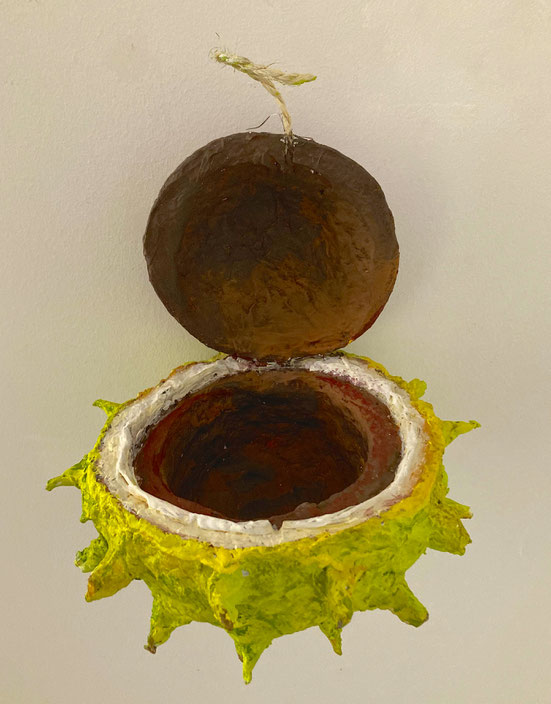 Tresor 2021 :  Altpapier, Pappmache', Schnur