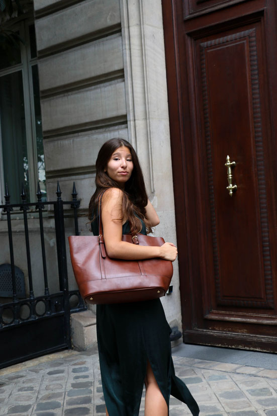 Modeblog by Carmen Schubert grünes Satinkleid Zara Paris Eifelturm