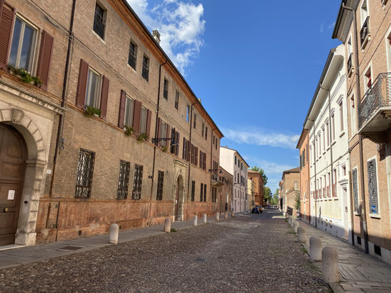 una via del centro storico di Ferrara