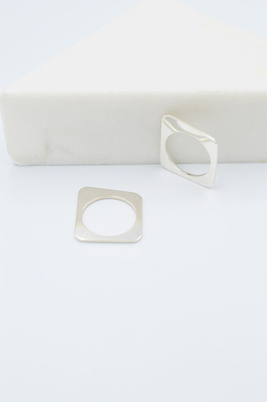 2 bagues geometriques en argent modèle Forma F02