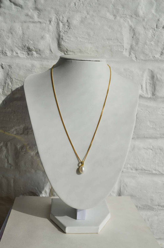 chaine en argent vermeil avec perle d'eau douce blanche