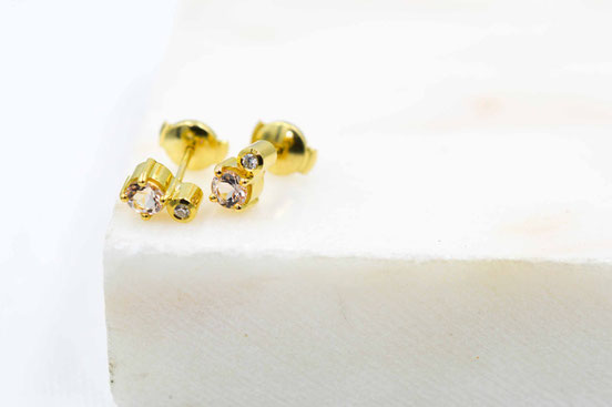 Boucles d'oreilles en or jaune 18 carats recyclé serties d'une morganite et d'un diamant