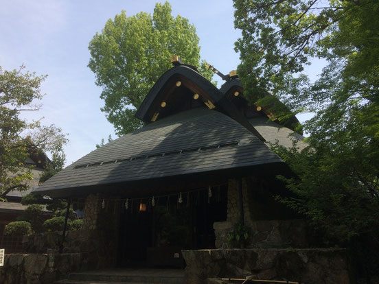 石切神社上之宮「登美霊社」（筆者撮影）