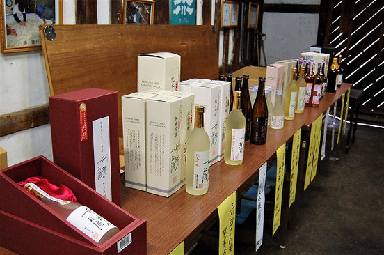 ずらりと並んだ「奇跡のお酒」シリーズ。某航空会社のファーストクラスに採用されたお酒も!