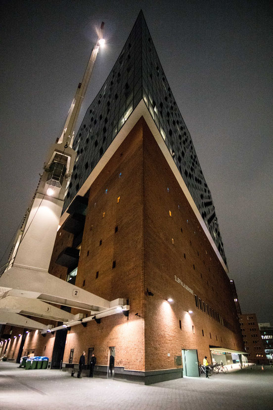 Hamburg Elbphilharmonie at night