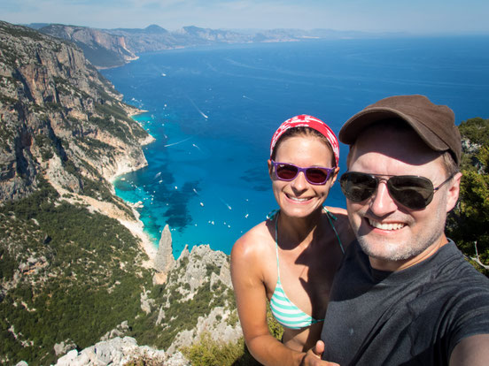Unsere Wanderung zur Cala Goloritze auf Sardinien - die schönste Bucht von oben und unten erleben.